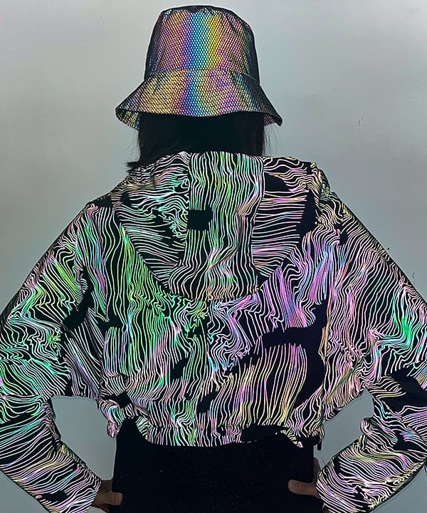 炫彩线条型印花万搏(中国)夹克